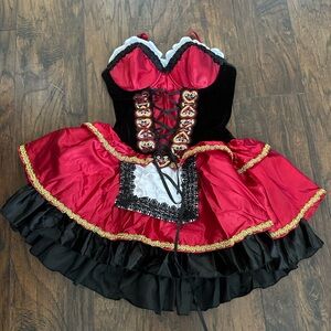 Women’s Little Red Ridding hood costume 
Only worn once 
Medium
